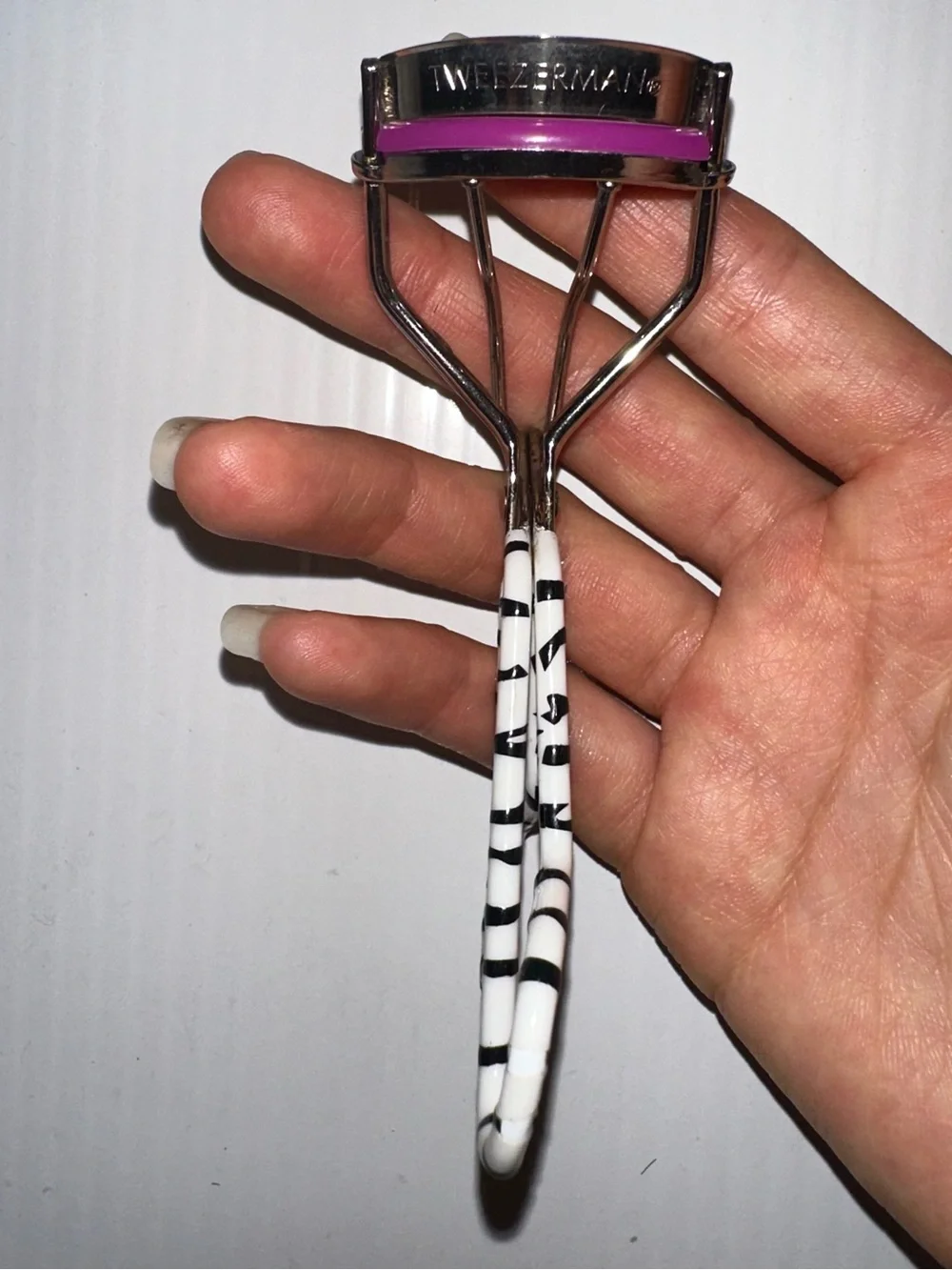 RARE Tweezerman Allure Award 2026 SephoraZebra Stripe deluxe Eyelash Curler Pink